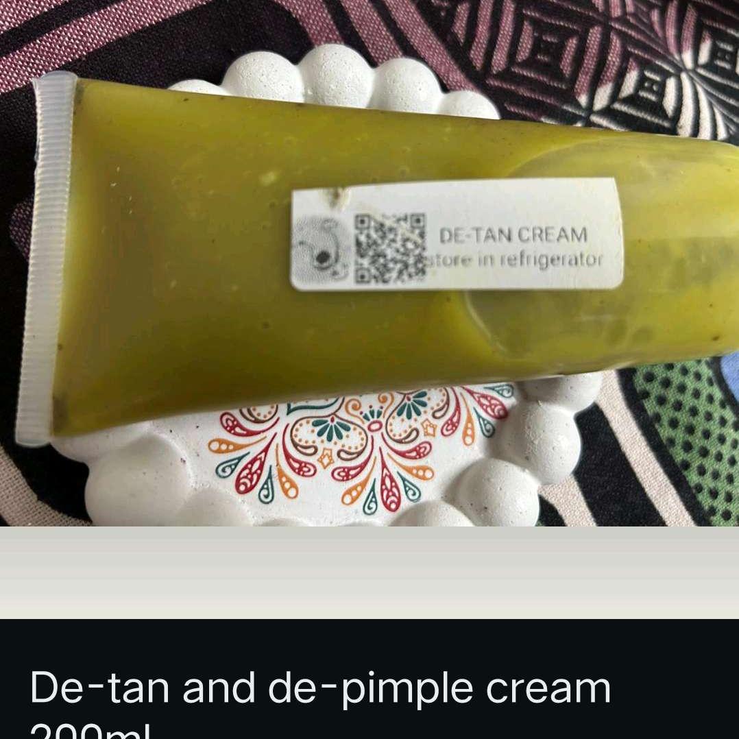 De-tan and de-pimple cream